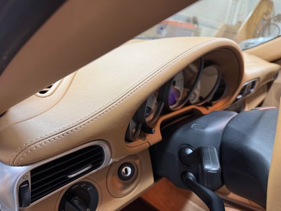 Interior Leather Dash condition