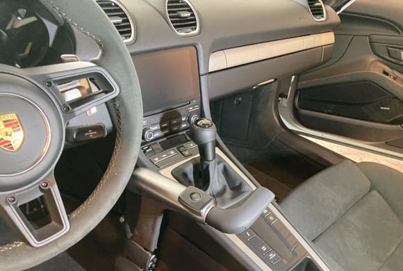 GT4 RS shifter in GT4.  Includes Veigel hand control for throttle and brake operation.