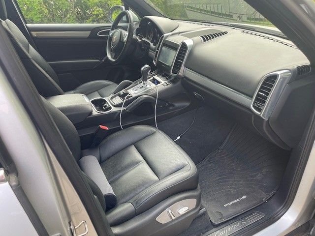 2011 Porsche Cayenne - LOW Mileage 2011 NA V8 Cayenne S, Clean Carfax, No Accident - Used - VIN 11111111111111111 - 75,550 Miles - AWD - Automatic - SUV - Silver - Delafield, WI 53029, United States