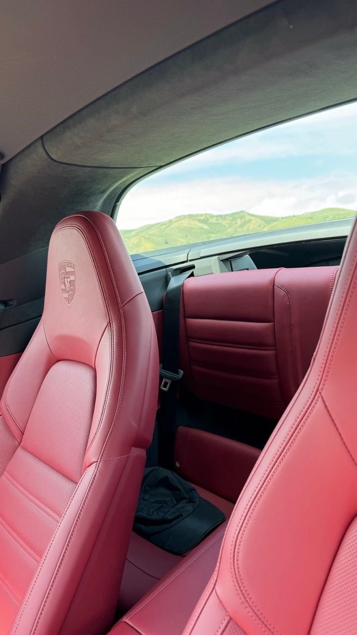 2022 Porsche 911 - 2022 GTS Targa 4 in Aventurine Green, 930 Red leather package, Super low miles - Used - VIN WP0BB2A94NS232477 - 1,390 Miles - 6 cyl - 4WD - Automatic - Coupe - Gray - San Francisco, CA 94107, United States