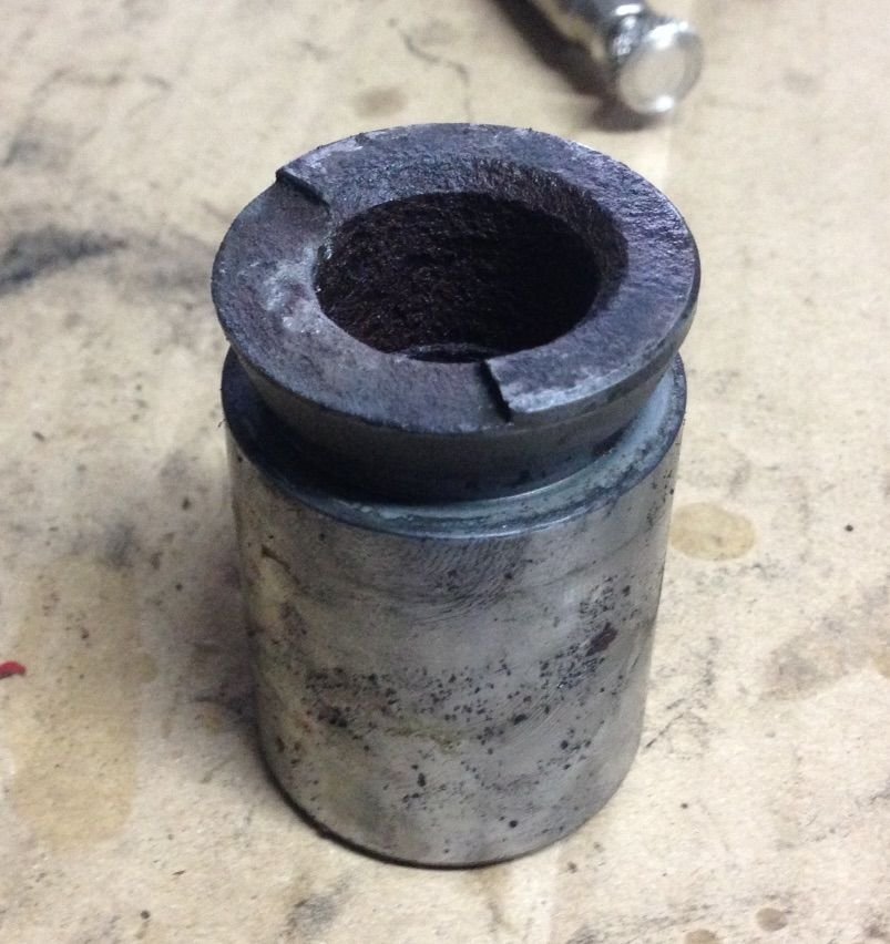 924S rear caliper piston... is this normal or broken? Rennlist