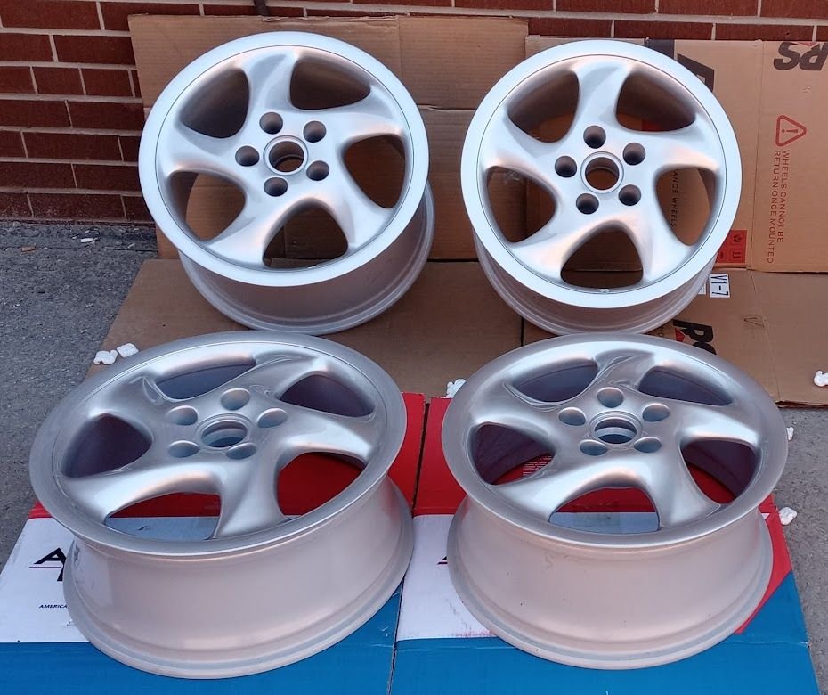 Wheels and Tires/Axles - PORSCHE Turbo Twist 18 inch wheel set Professionally Restored - Used - 1995 to 1998 Porsche 911 - 1999 to 2011 Porsche 911 - 1987 to 1991 Porsche 944 - Toronto, ON M4L 3P, Canada