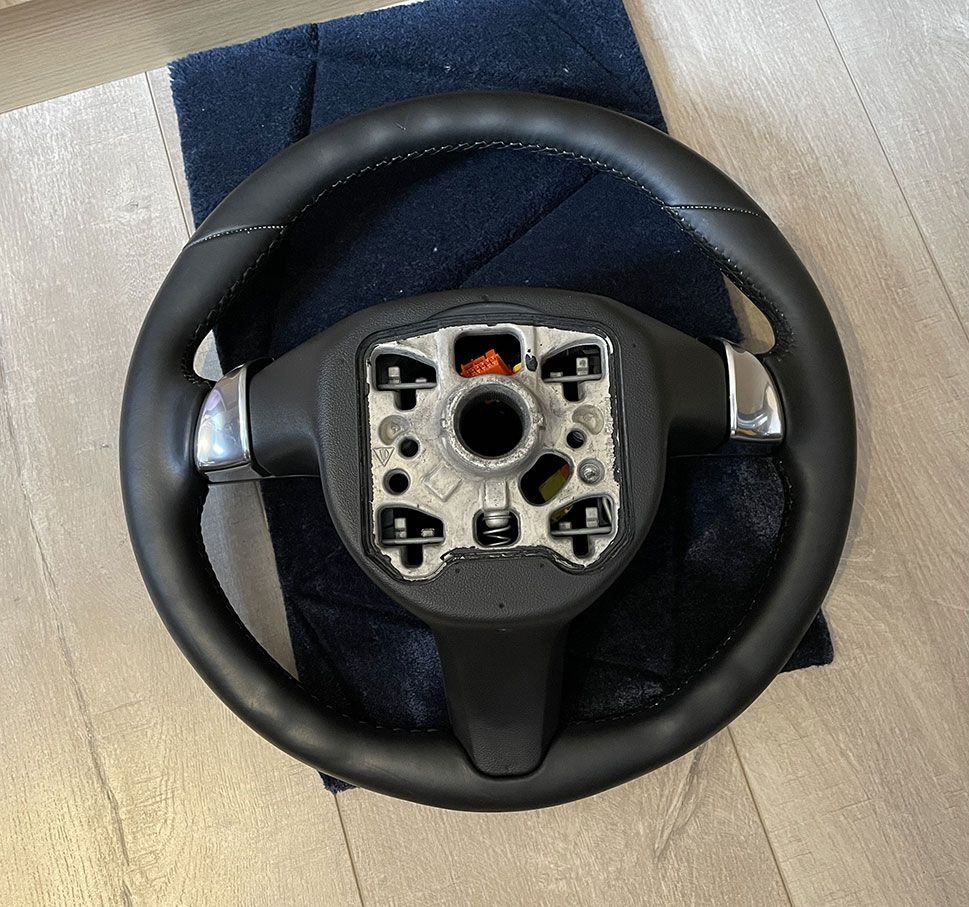 Interior/Upholstery - 997 / 991 Genuine Factory smooth leather PDK steering wheel close to Mint Condition - Used - 2005 to 2015 Porsche 911 - La, CA 90049, United States