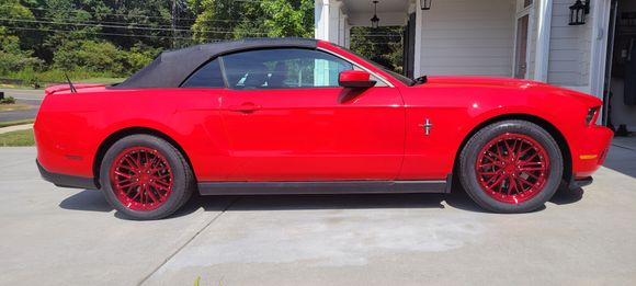 Wayne's 2011 Mustang Convertible Right Side View