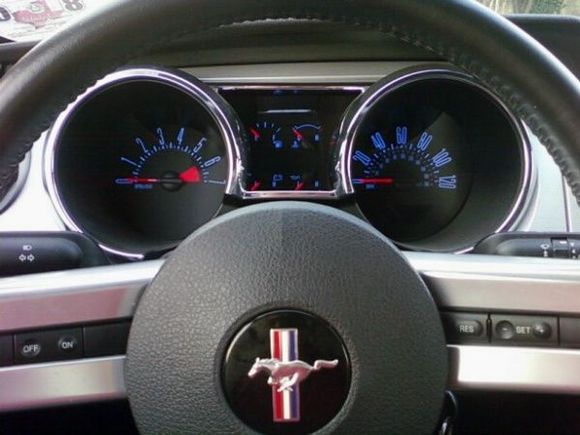 2008 mustang gauges