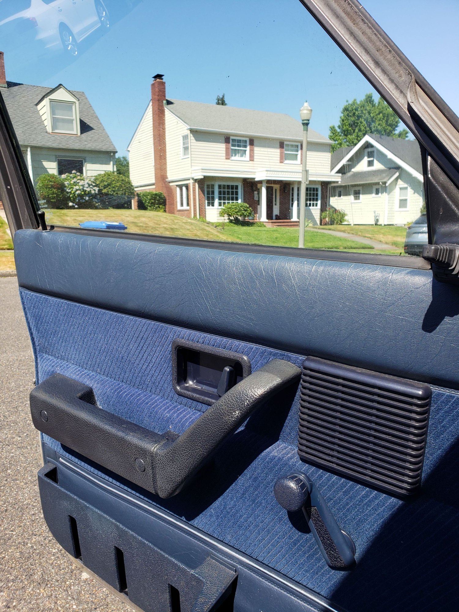1986 Volvo 245 - [Rare find] 1986 Volvo 240 DL 4-Speed + Overdrive Wagon - Used - VIN YV1AX885XG1684875 - 180,000 Miles - 4 cyl - 2WD - Manual - Wagon - Gray - Tacoma, WA 98406, United States