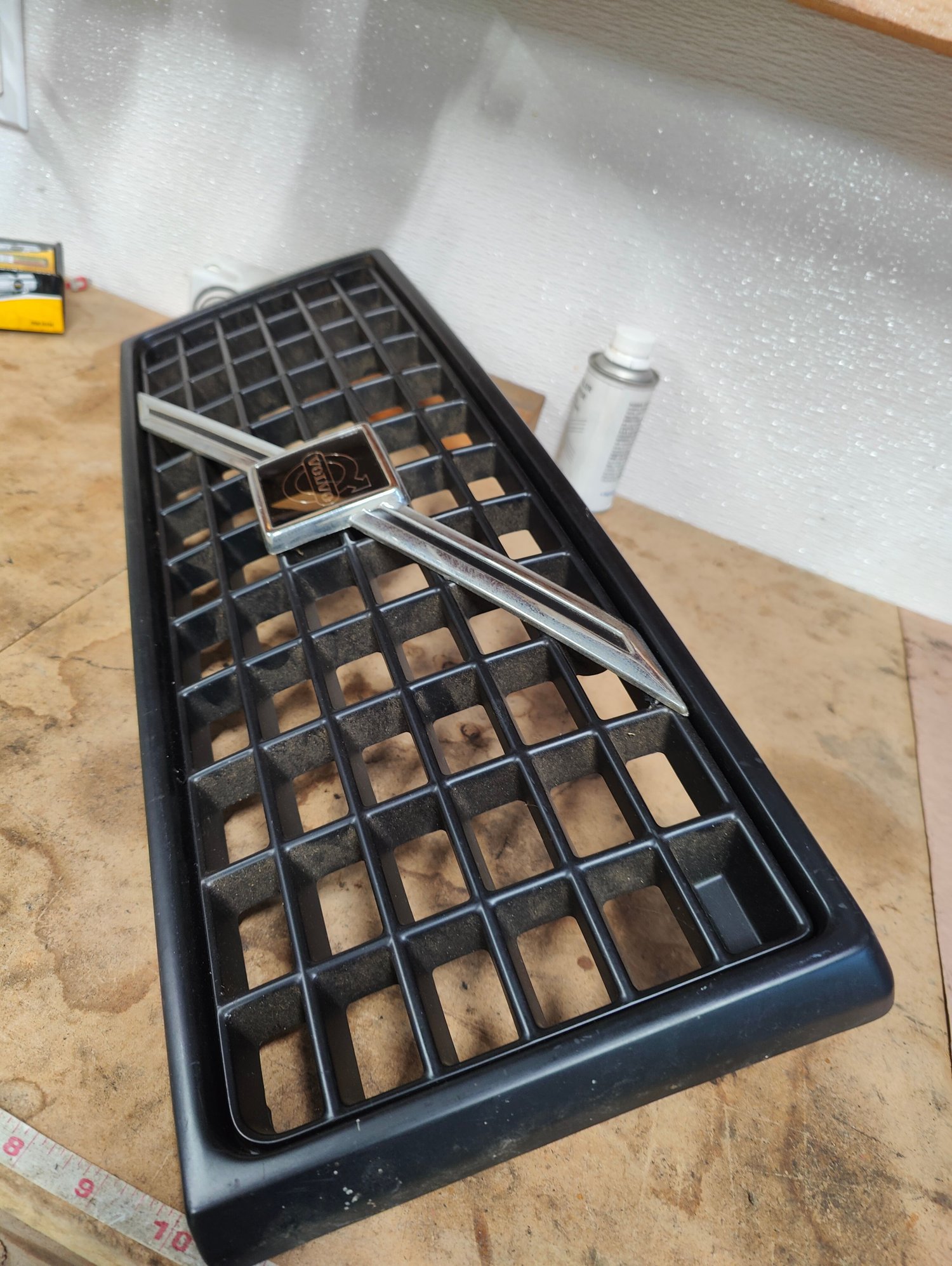 Exterior Body Parts - Rare eggcrate grill - Used - 1986 to 1990 Volvo 740 - Broad Brook, CT 06016, United States