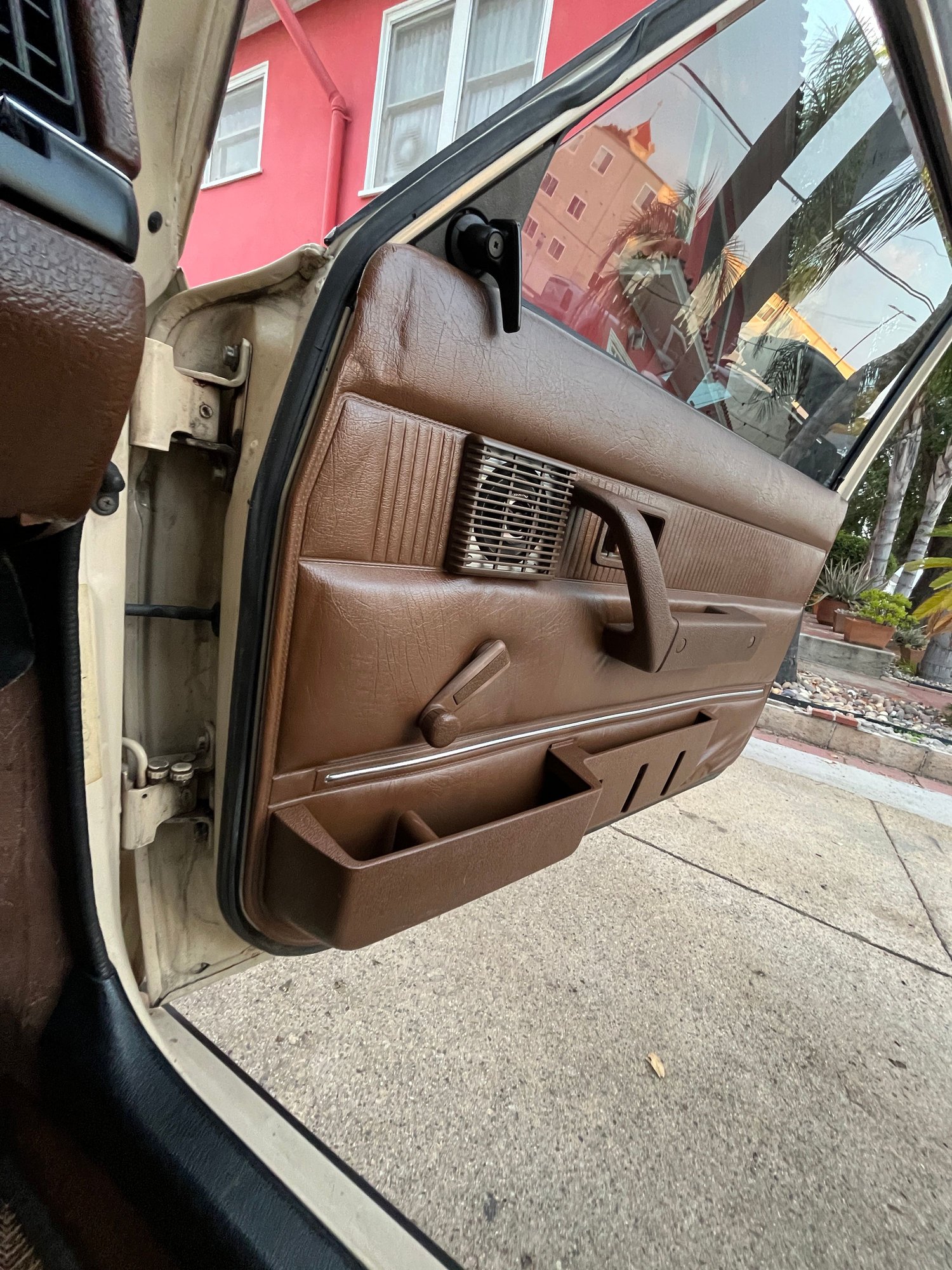 1983 Volvo 242 - Beige and Brown Volvo 242 DL. - Used - VIN YV1AX8828D2235383 - 217,345 Miles - 4 cyl - 2WD - Manual - Coupe - Beige - Santa Ana, CA 92701, United States