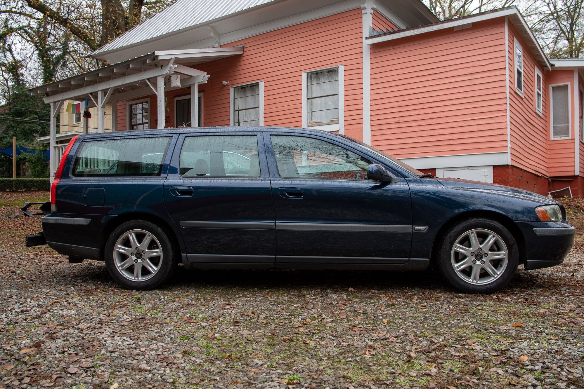 2003 Volvo V70 - 2003 Volvo V70 2.4L - Used - VIN YV1SW61T232328216 - 183,876 Miles - 5 cyl - 2WD - Automatic - Wagon - Blue - Athens, GA 30601, United States
