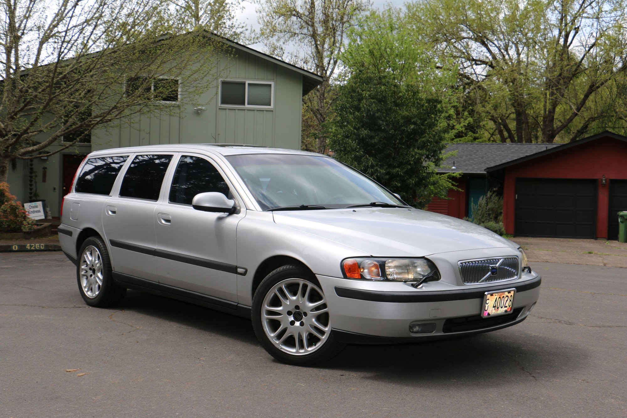 2001 Volvo V70 - 2001 volvo v70 t5 station wagon, new transmission, excellent condition - Used - Eugene, OR 97405, United States
