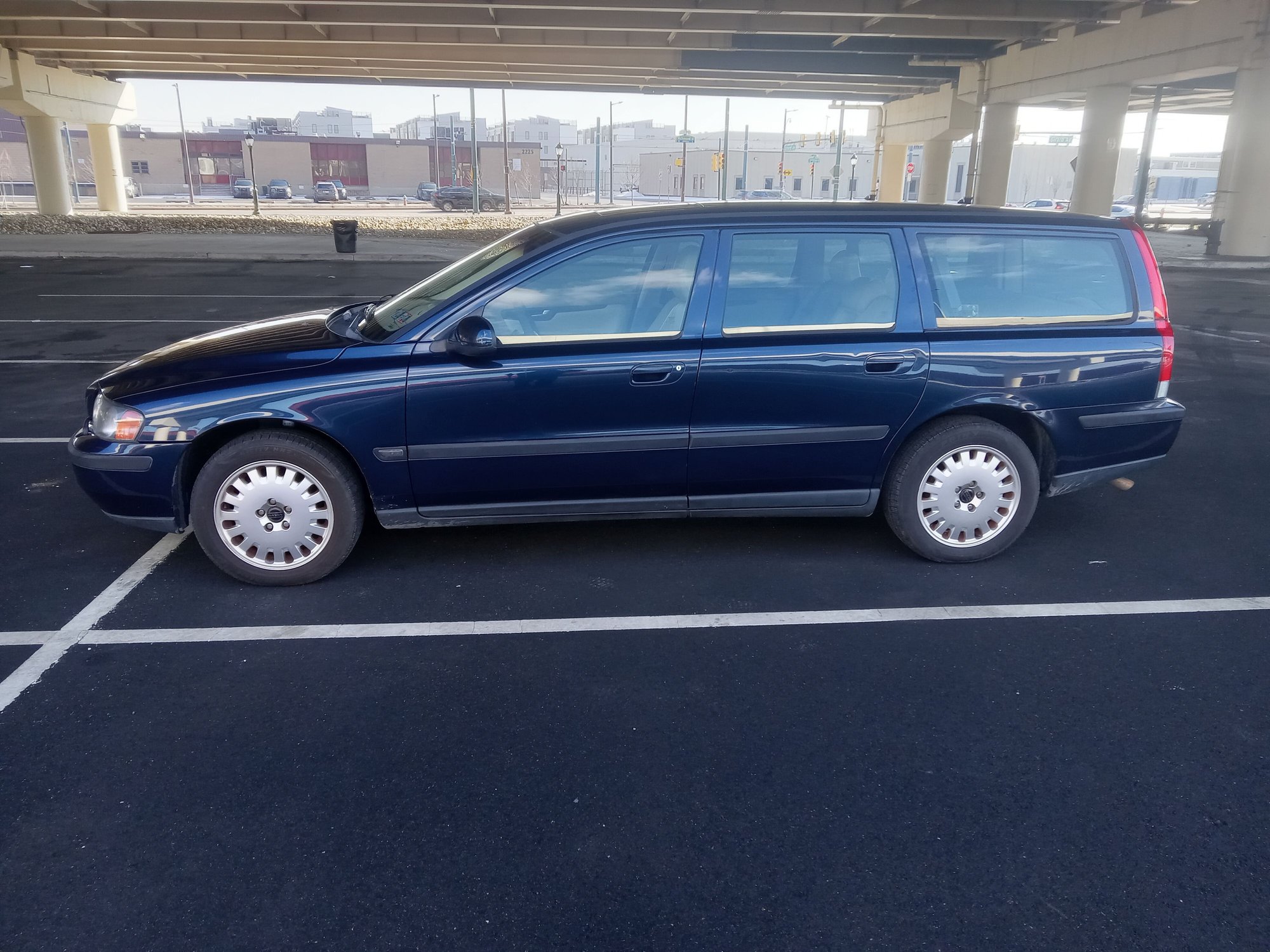 2001 Volvo V70 - 2001 Volvo V70 2.4 Non Turbo - Used - Philadelphia, PA 19125, United States
