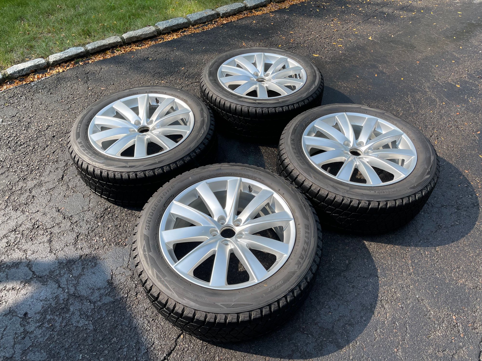 Wheels and Tires/Axles - 19” Winter/Snow Tire and Wheel Set - OEM/Blizzak - Used - 2015 to 2021 Volvo XC90 - Yardley, PA 19067, United States