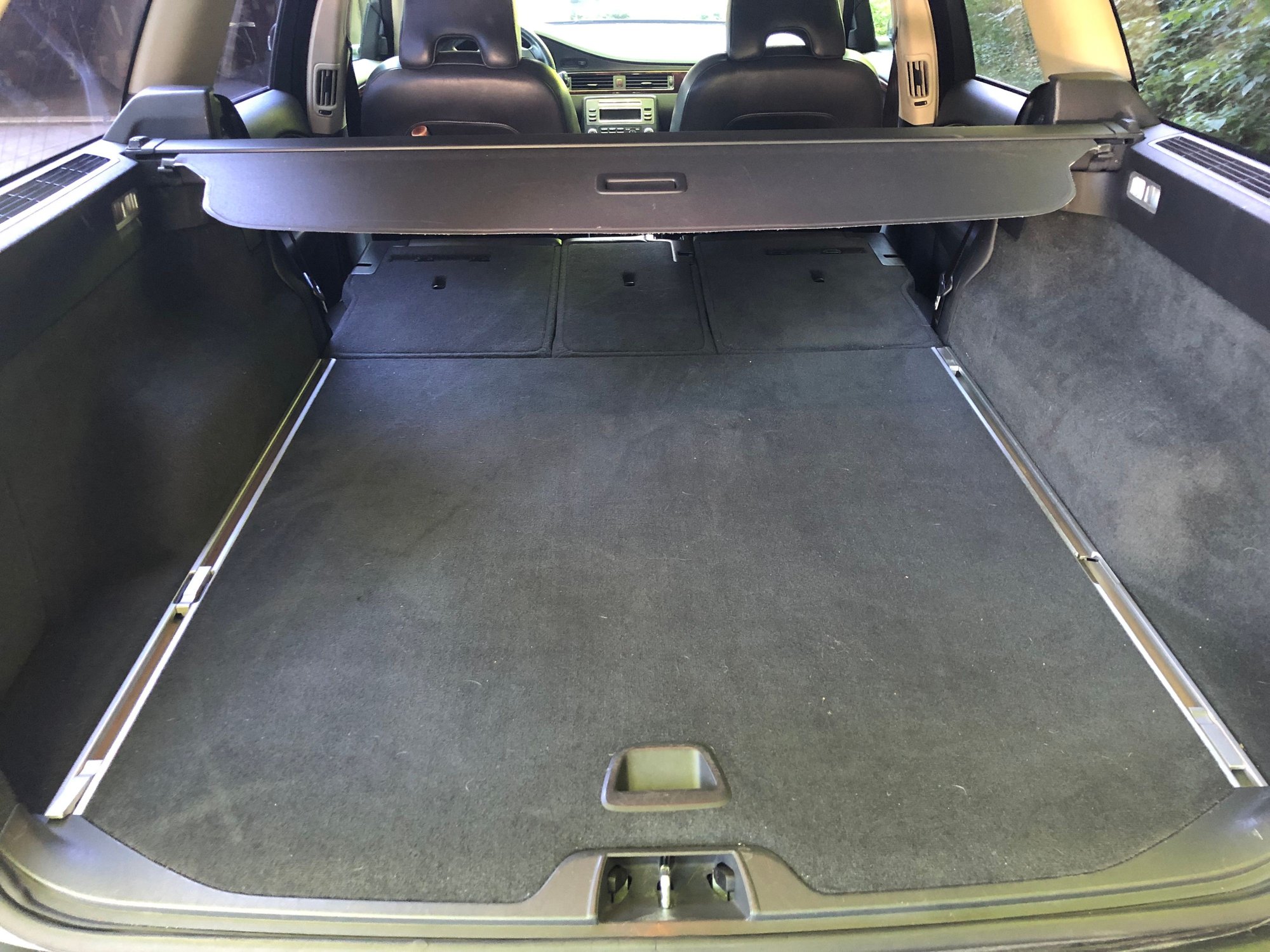 2008 Volvo V70 - Like new 2008 V70. - Used - VIN YV1BW982781052744 - 6 cyl - 2WD - Automatic - Wagon - Gray - Baldwin, WI 54002, United States