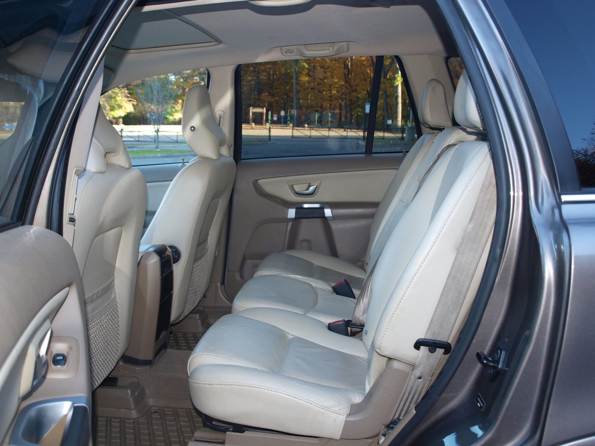 2012 Volvo XC90 - Original Owner selling Volvo XC90 AWD - Used - VIN YV4952cz8c1625885 - 100,561 Miles - 6 cyl - AWD - Automatic - SUV - Gray - Fairfield, CT 06825, United States