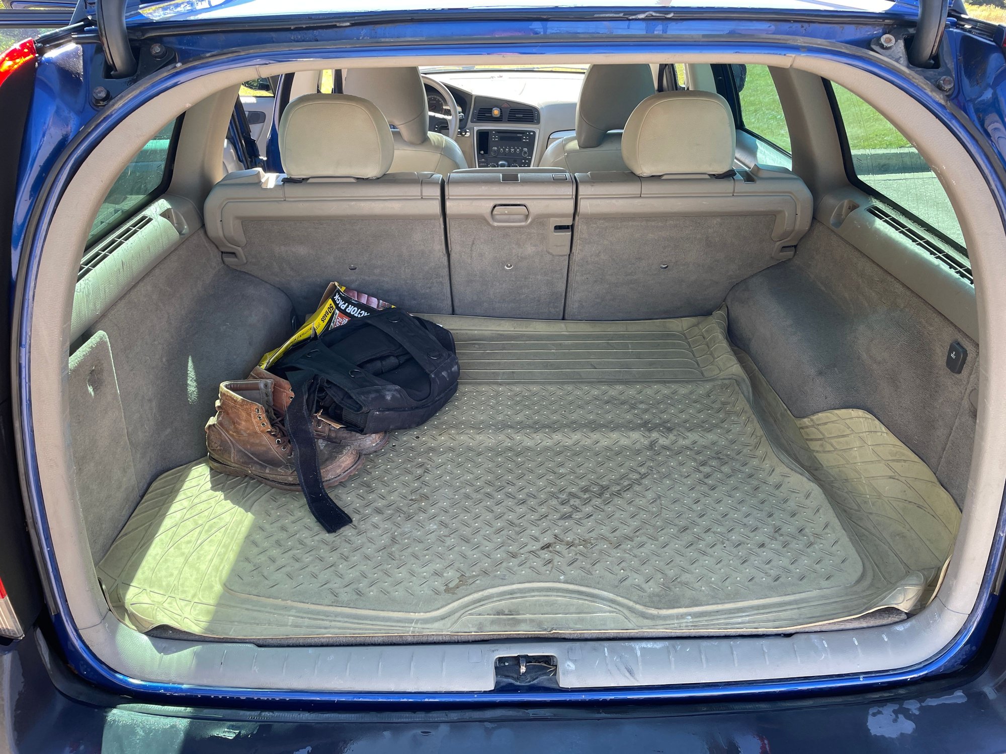 2006 Volvo XC70 - 2006 Volvo XC70  2.5T Ocean Race Edition Wagon 4D - Used - VIN YV4SZ592361233290 - 207,298 Miles - 5 cyl - AWD - Automatic - Wagon - Blue - Novi, MI 48375, United States