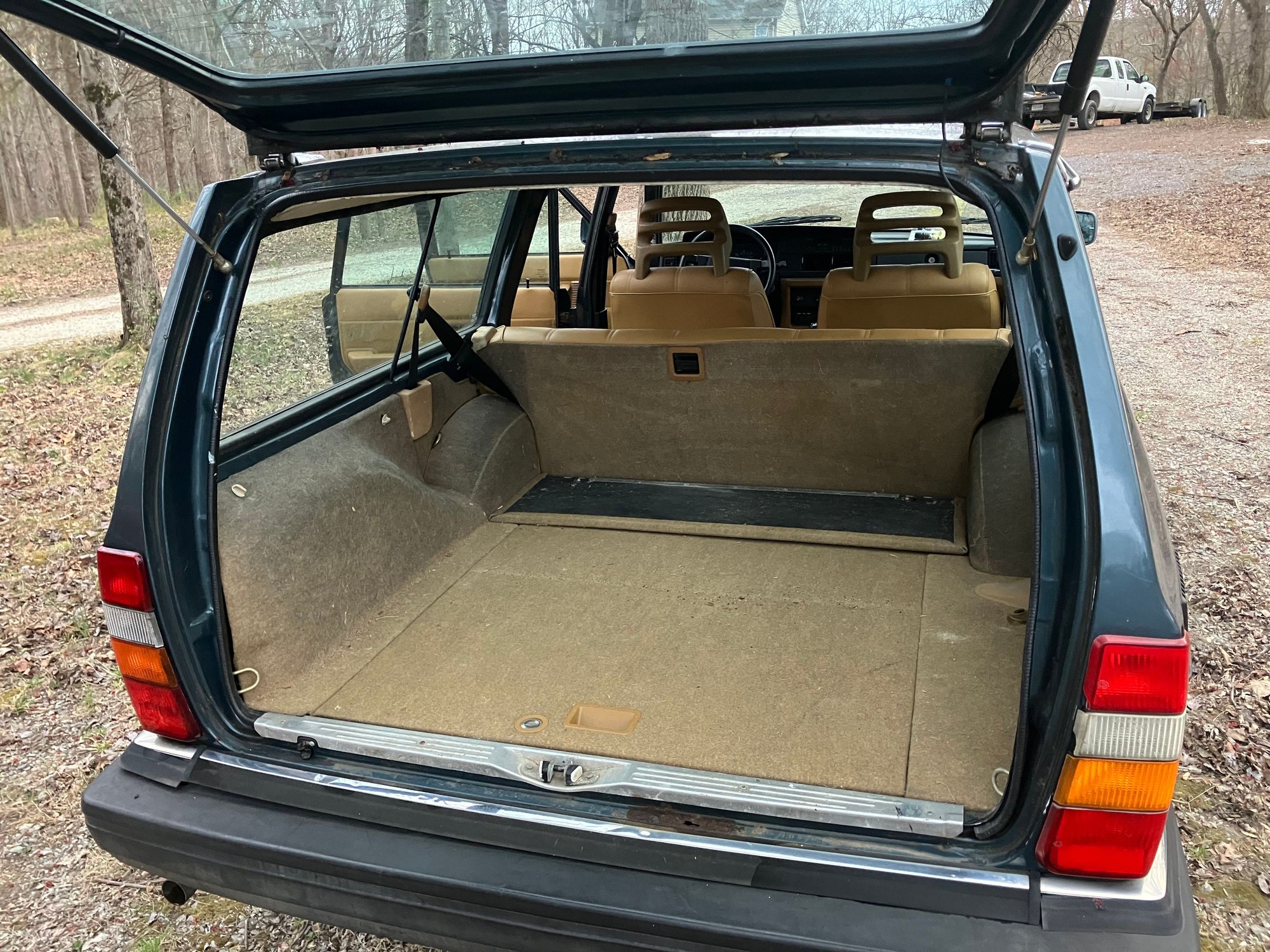 1987 Volvo 244 - 1987 240 DL Wagon - Used - VIN Y240DLYY1987Y804 - 300,000 Miles - 4 cyl - Manual - Wagon - Blue - Frederick, MD 21771, United States