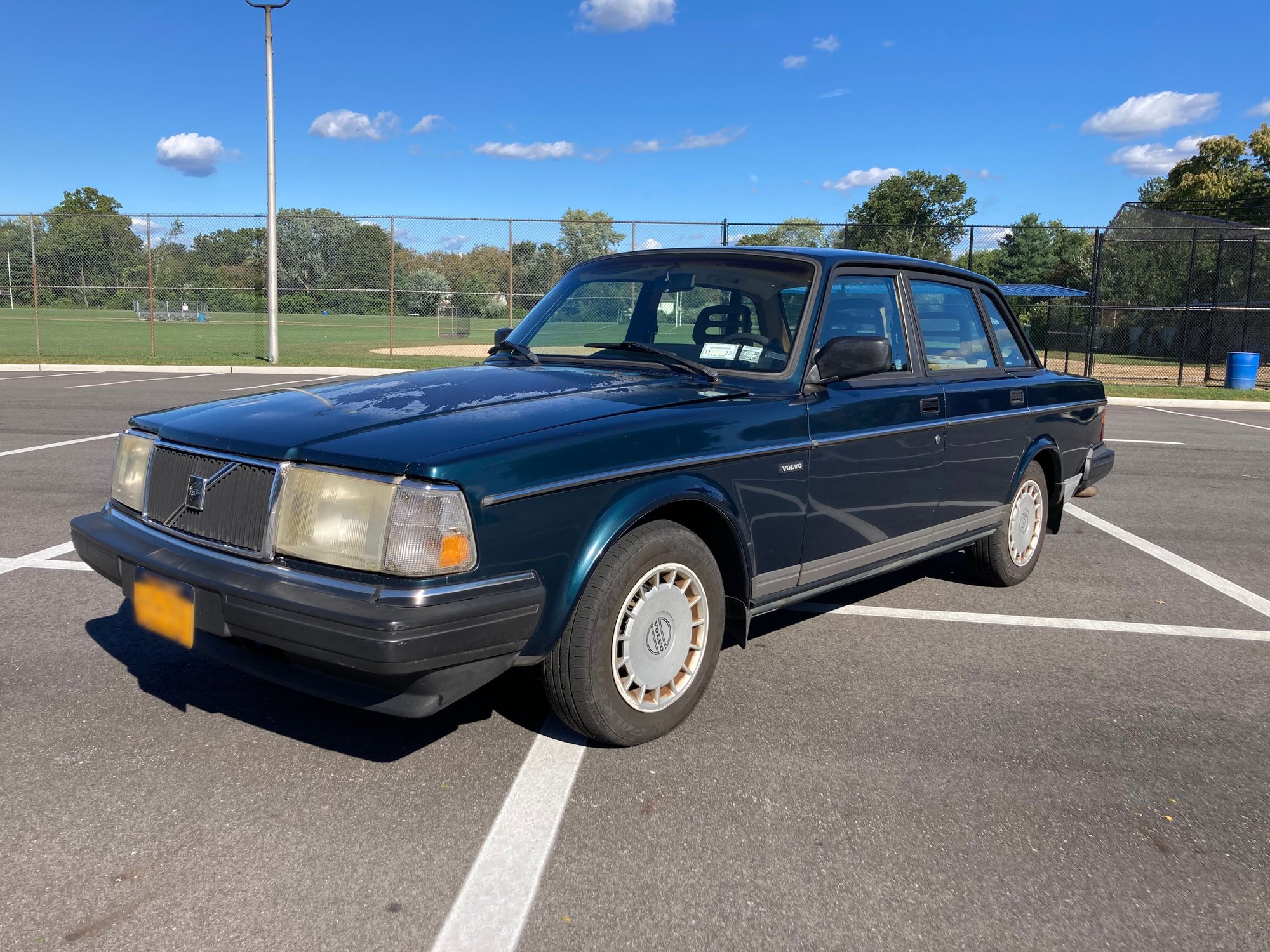 1993 Volvo 240 - 1993 Volvo 240 - Used - VIN YV1AS8804XXXXXXXX - 4 cyl - 2WD - Automatic - Sedan - Other - East Northport, NY 11731, United States