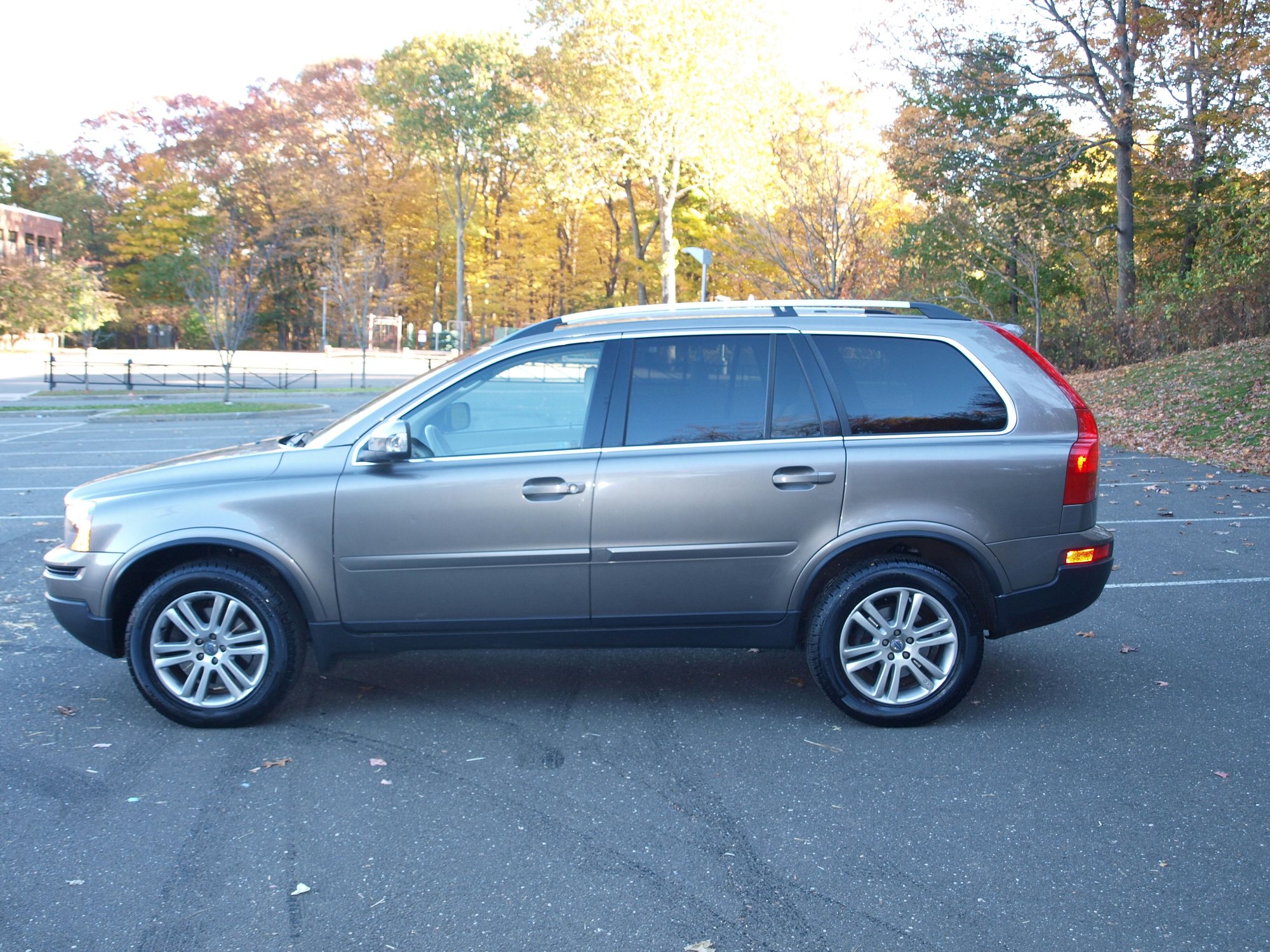 2012 Volvo XC90 - Original Owner selling Volvo XC90 AWD - Used - VIN YV4952cz8c1625885 - 100,561 Miles - 6 cyl - AWD - Automatic - SUV - Gray - Fairfield, CT 06825, United States