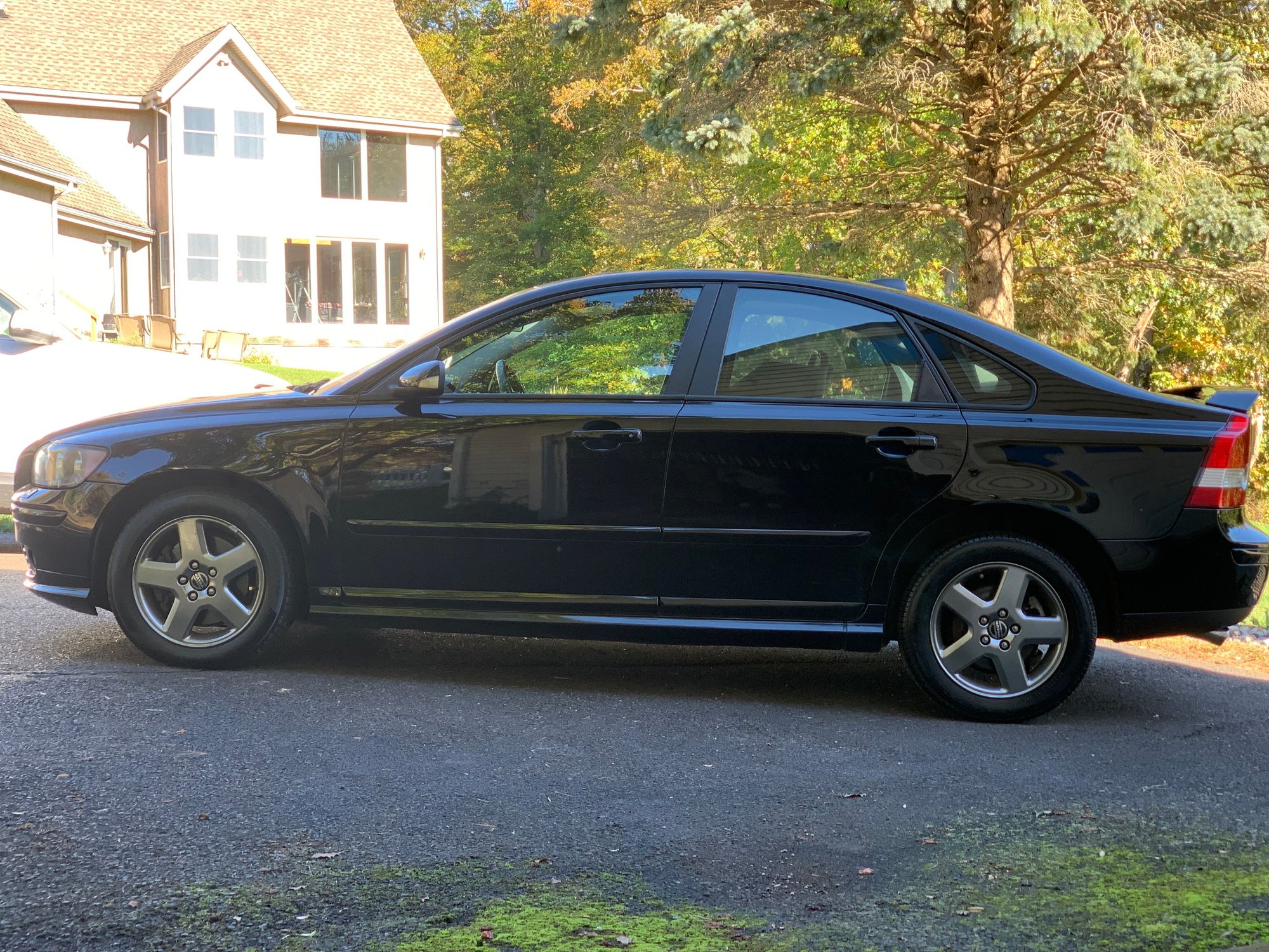 2005 Volvo S40 - Fs - 2005 s40 t5 awd - Used - VIN YV1MH682152117241 - 120,600 Miles - 5 cyl - AWD - Automatic - Sedan - Black - Buckingham, PA 18902, United States