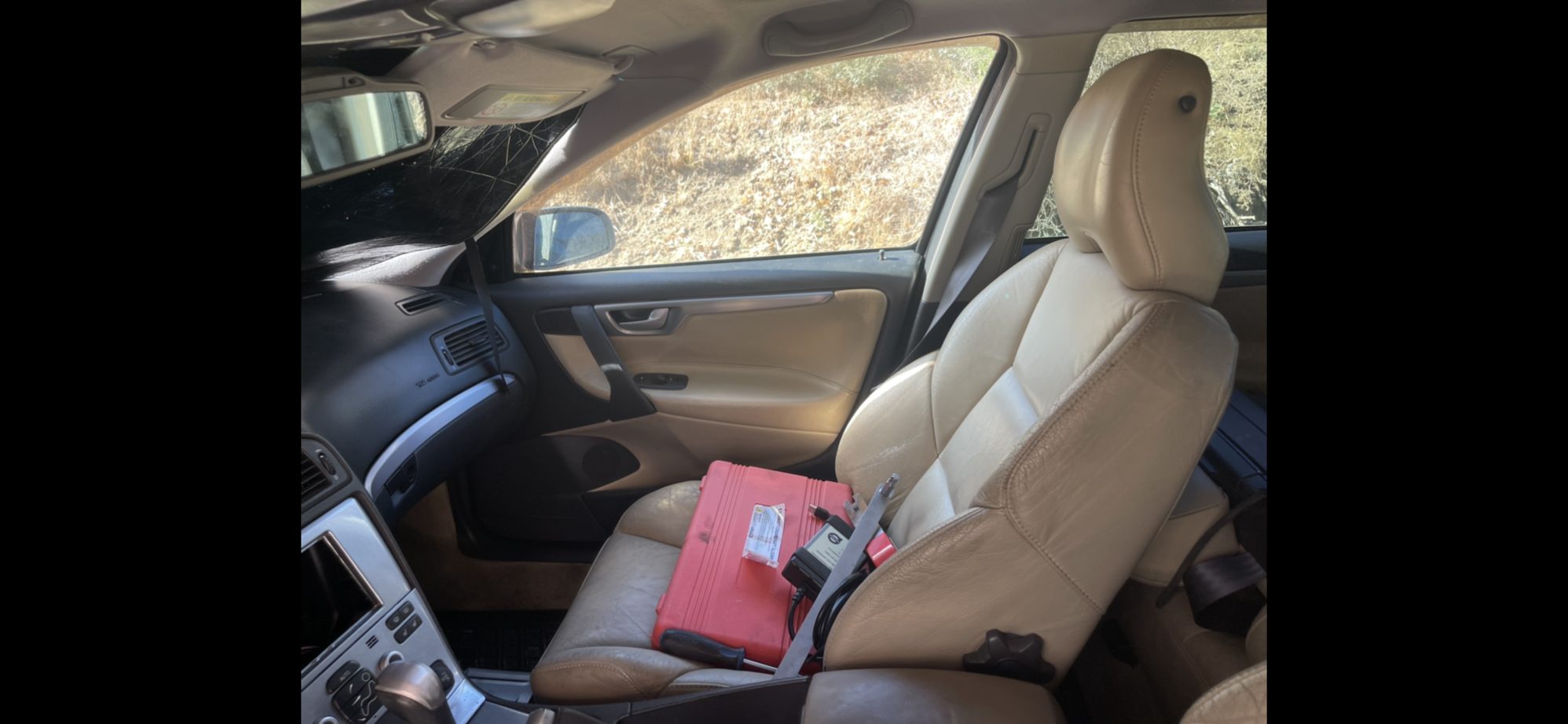 2003 Volvo V70 - Must sale quick - Used - VIN YV1SJ52Y242374992 - 280,000 Miles - 5 cyl - AWD - Automatic - Wagon - Beige - Yucca Valley, CA 92284, United States