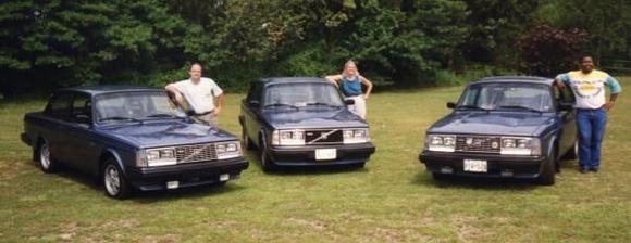 240b1983 242  three flathood 1983 242's at Volvo owners club meet all in blue metallic