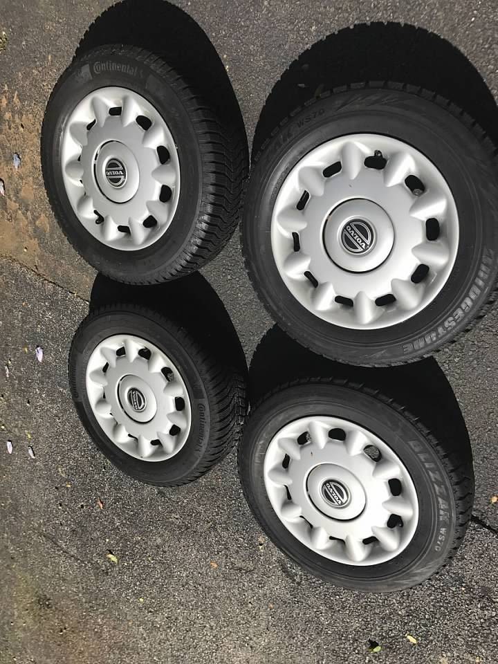 Wheels and Tires/Axles - Volvo Wheels/Tires 850, C70, S70, S90, V70, V90 - $300   NY Metro Area - Used - 1992 to 1997 Volvo 850 - 1997 to 2000 Volvo V70 - 1997 to 2000 Volvo S70 - White Plains, NY 10606, United States