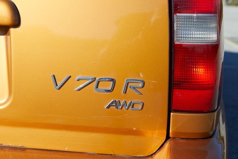 1998 Volvo V70 - For Sale Volvo V70 R AWD Saffron - Used - VIN YV1LW5240W2449792 - 330,000 Miles - 5 cyl - AWD - Automatic - Wagon - Orange - Toronto, ON M6J1K2, Canada