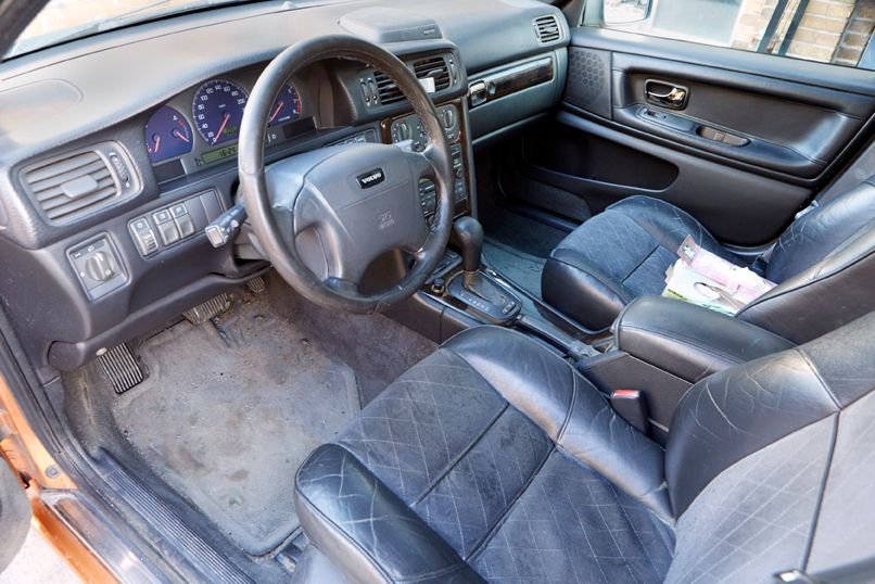 1998 Volvo V70 - For Sale Volvo V70 R AWD Saffron - Used - VIN YV1LW5240W2449792 - 330,000 Miles - 5 cyl - AWD - Automatic - Wagon - Orange - Toronto, ON M6J1K2, Canada