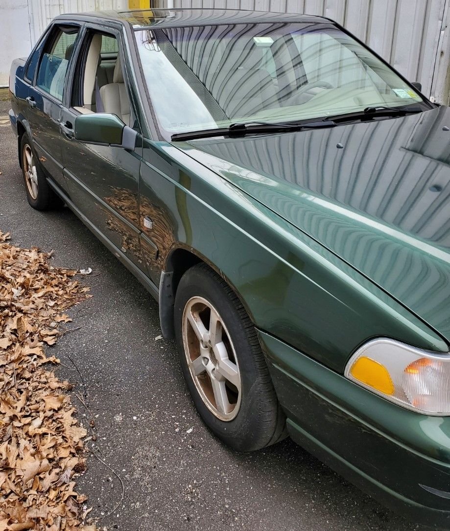 1999 Volvo S70 - 1999 Volvo S70 AWD - Used - VIN YV1LT56D8X2587584 - 126,670 Miles - 5 cyl - AWD - Automatic - Sedan - Other - Bethpage, NY 11714, United States