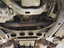 The steeringrack is full of oilspill from the leak above...