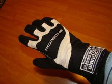 Daytona Porsche FDS Gloves. Finest soft leather selection. Leather and Aramid Jersey made. Anti-vibration and absorbing foam. MSRP ~ $250.oo
