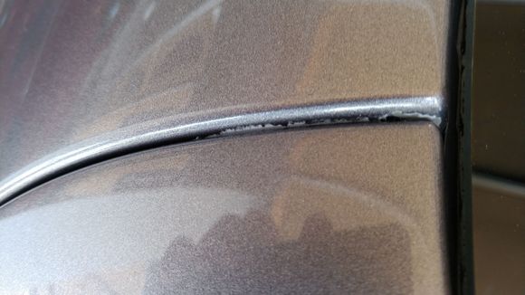 Picture showing how the panels rub together as I'm lifting evenly or from the right side.