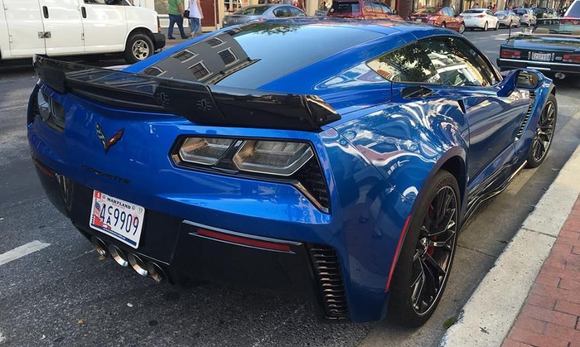 This blue Corvette C7 Stingray Z06 looks great! It was spotted in Maryland by Liam Mullaney.