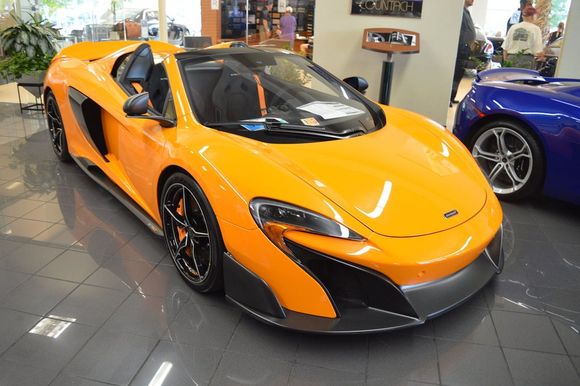 Brand new Mclaren 675LT Spider at Mclaren Sterling in Virginia. The color looks fantastic.