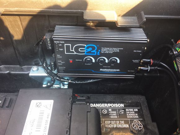 The LC2i box is mounted in the rear battery compartment.