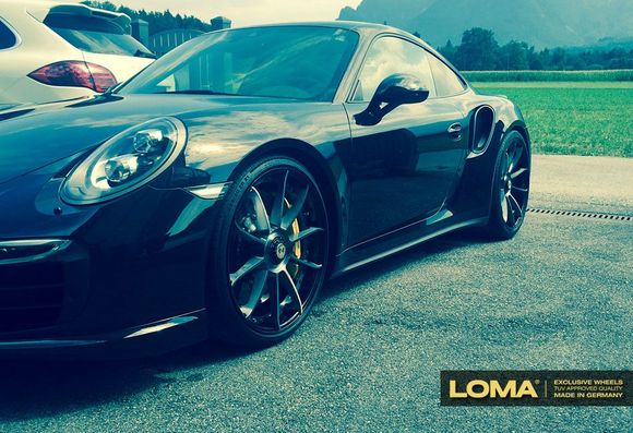 PORSCHE 991 TURBO S WITH 21″ FORGED RIMS BY LOMA WHEELS