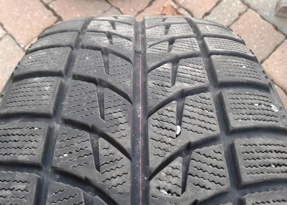 Bridgestone Blizzak LR Tread