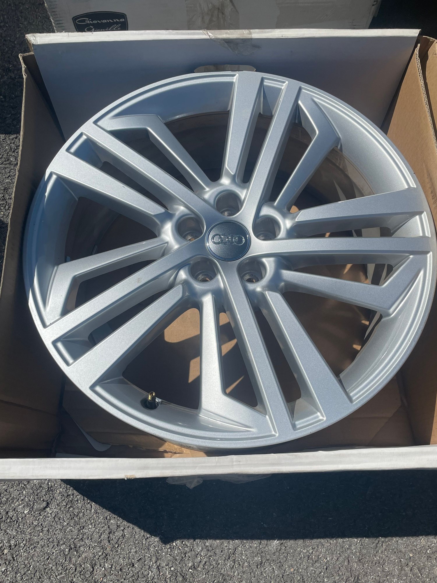 Wheels and Tires/Axles - Four 20” 2018 Audi Q5 prestige wheels - Used - 2018 to 2021 Audi Q5 - New Albany, OH 43054, United States