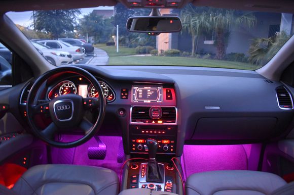 All lights on - Color selectable via Bluetooth app