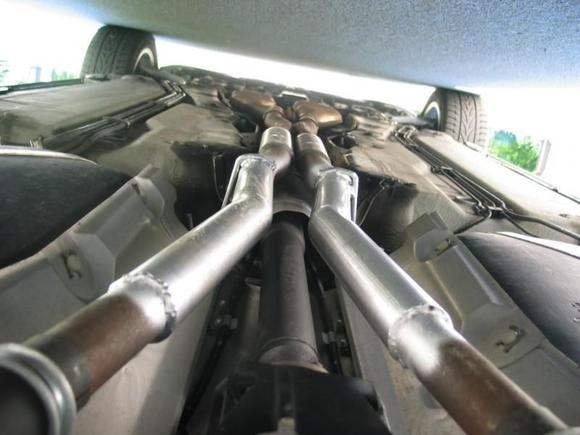 The strait pipes in place of the center resonator.