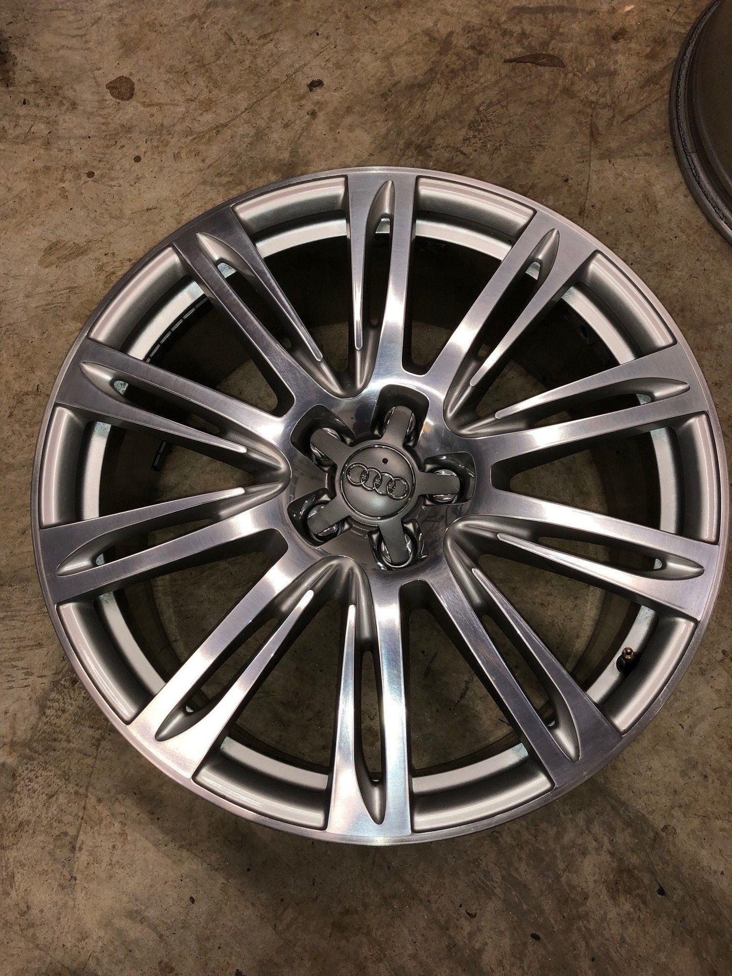 Audi A8 2011-2016 20" Audi A8 A8L W12 Wheels with Center Caps OEM