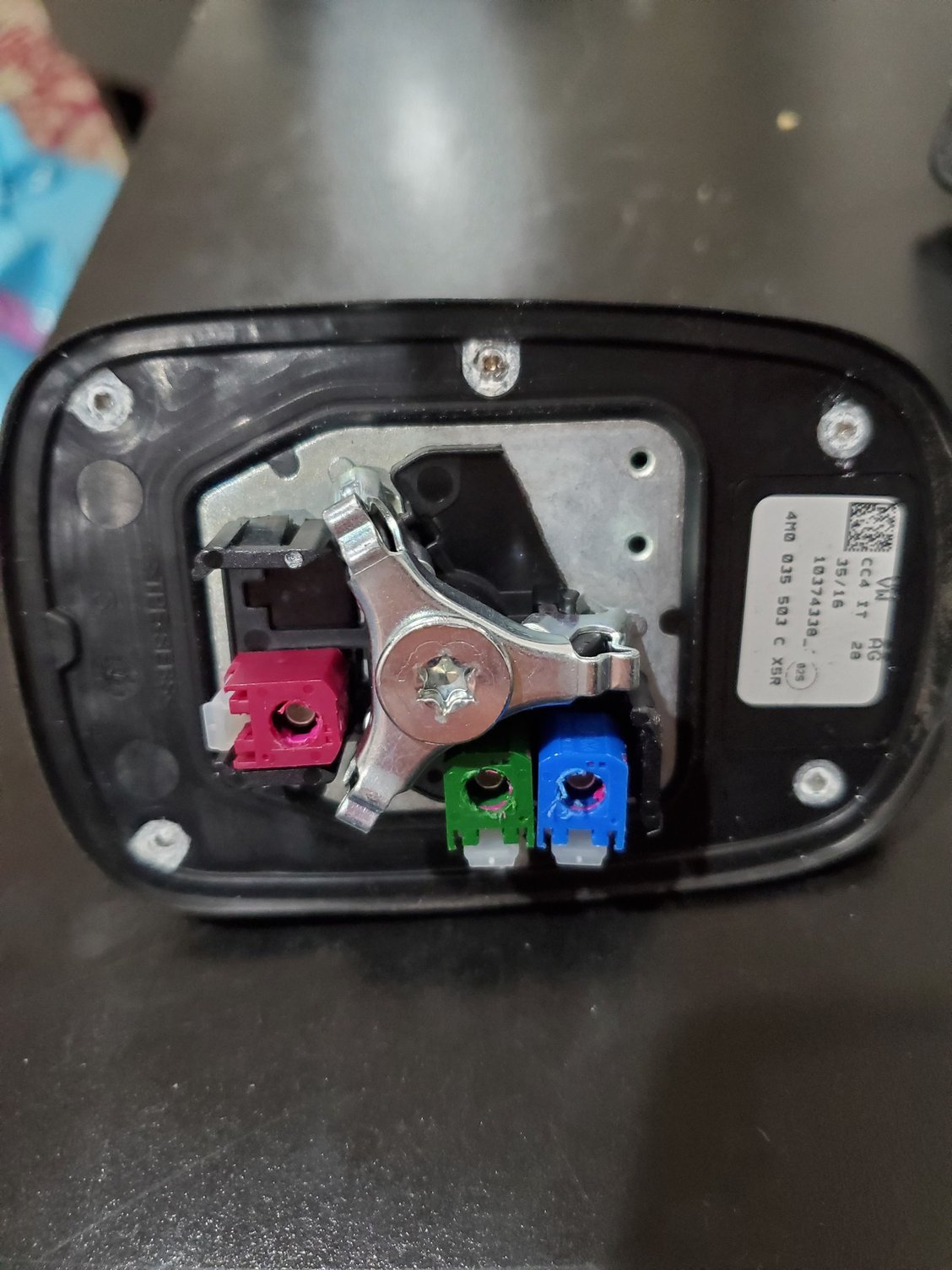 A4 roof antenna broke.. AudiWorld Forums