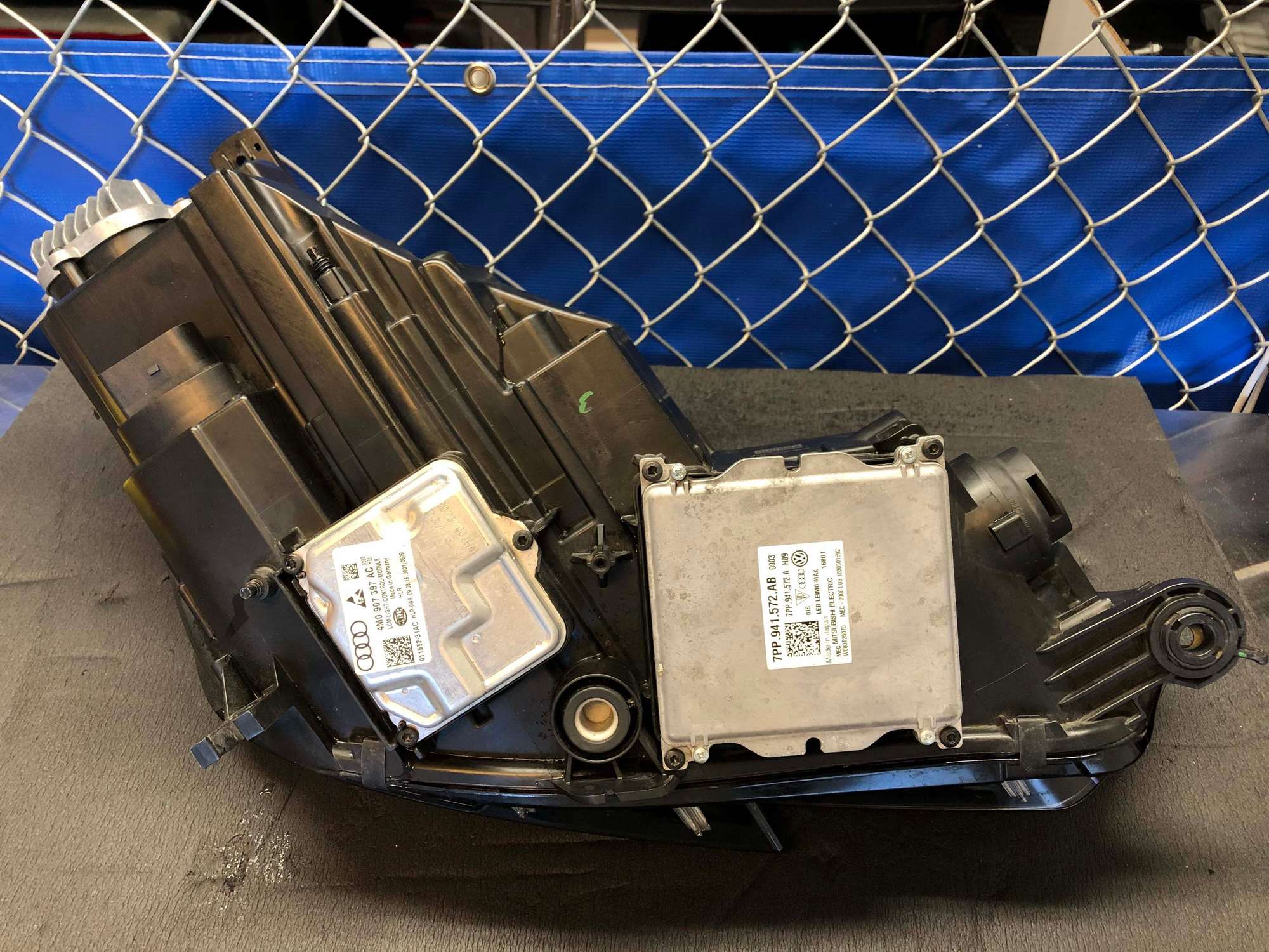 B9 A4 LED Headlights, Pair w/modules AudiWorld Forums