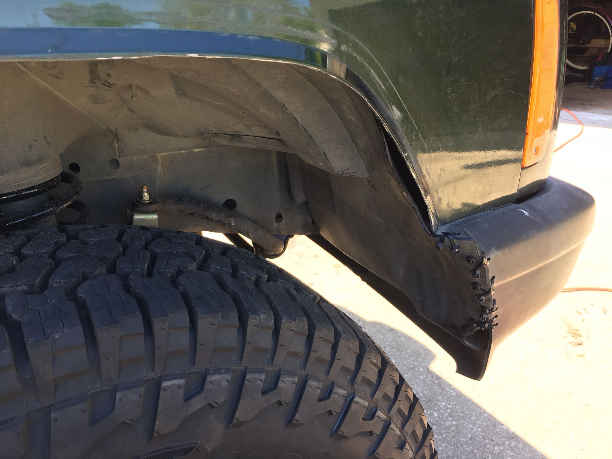 Anybody know the best way to restore the plastic on the bumper. :  r/CherokeeXJ