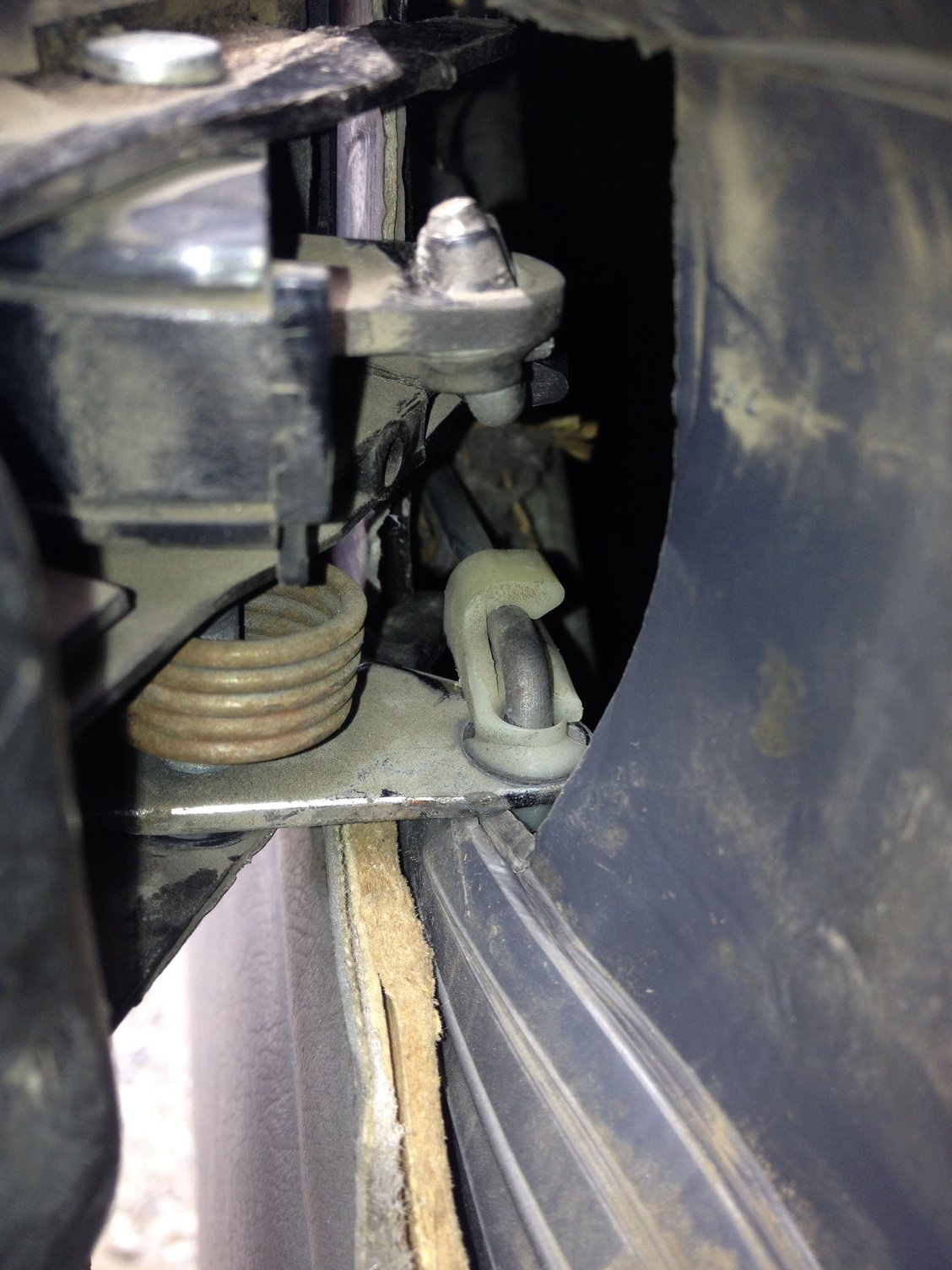 How do remove the clips from the door handle Jeep Cherokee Forum