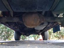 Not sure if this is Dana 35 or 44 or Chrysler 8.25