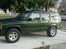 Looks a lot more like a proper Jeep now. I know it's looking a bit short, but one thing at a time...