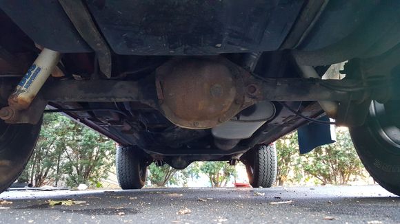 Not sure if this is Dana 35 or 44 or Chrysler 8.25