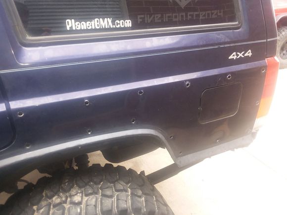 well their mounting hardware for the rear is crap