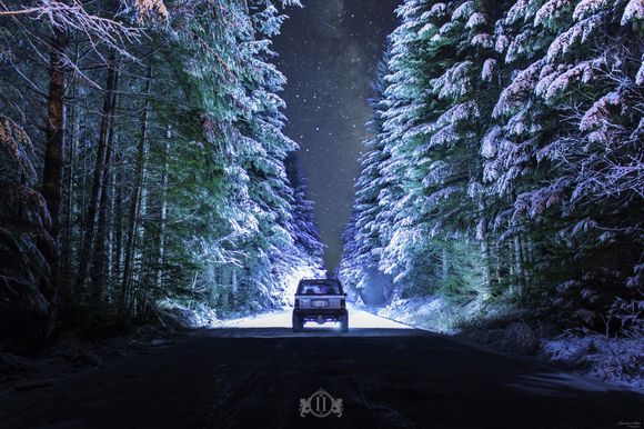 20" UE lighting lightbar putting in work! Amazing shot by Geordie Allen at Mark ii Media